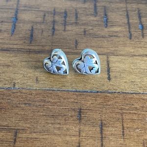 Heart stud earrings
